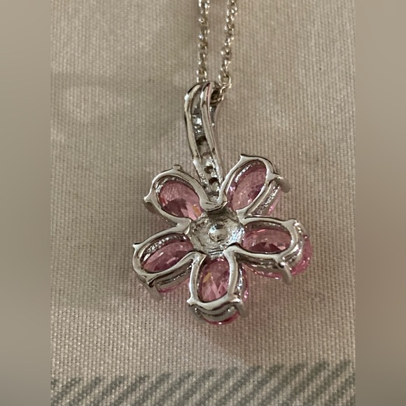 Barbie Pink CZ Crystal Flower necklace with white center pearl - Picture 4 of 5